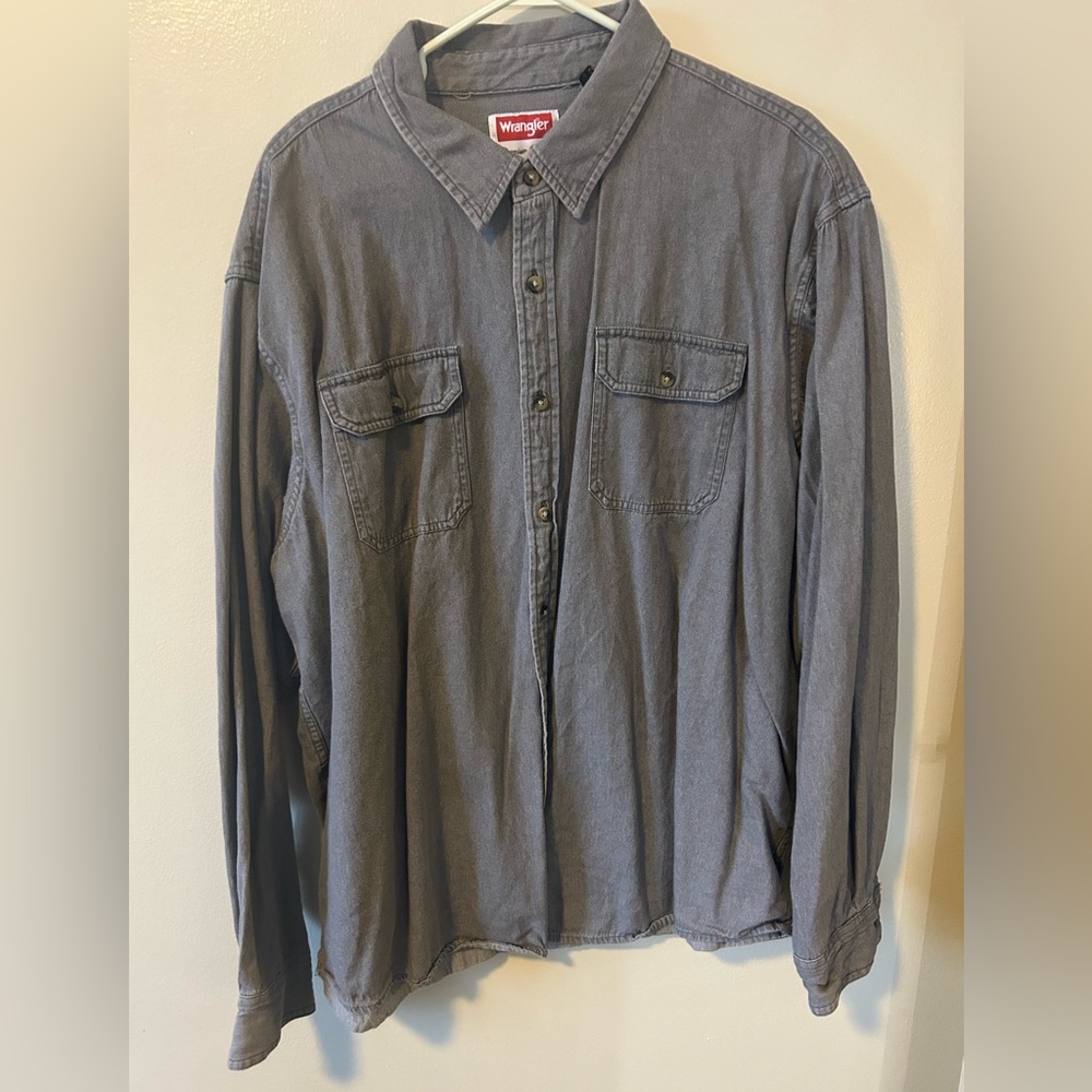 Mens- Wrangler Charcoal Button-Down Shirt